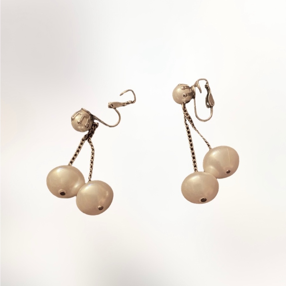 Vintage Pearl Gold Dangle Clip On Earrings